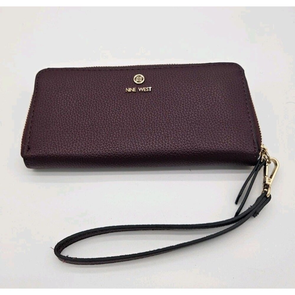 Nine West Women's Wristlet Brown Pebbled  Leather